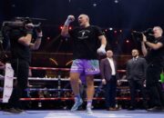 Oleksandr Usyk Isyaratkan Pensiun, Siapa Raja Baru di Kelas Berat?